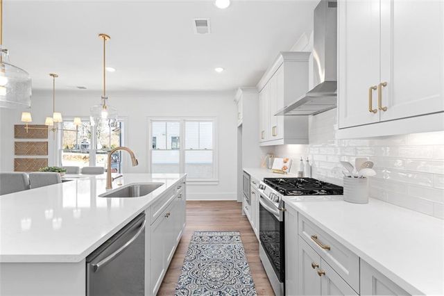 3307 Stillwood Drive, Hapeville, GA 30354