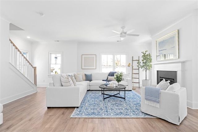 3307 Stillwood Drive, Hapeville, GA 30354