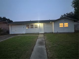 4430 Sherwood Dr, Corpus Christi, TX 78411