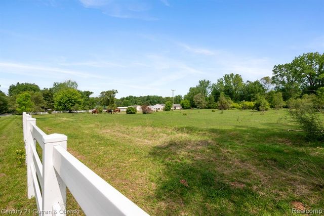 0000 Seven Mile Rd, South Lyon, MI 48178