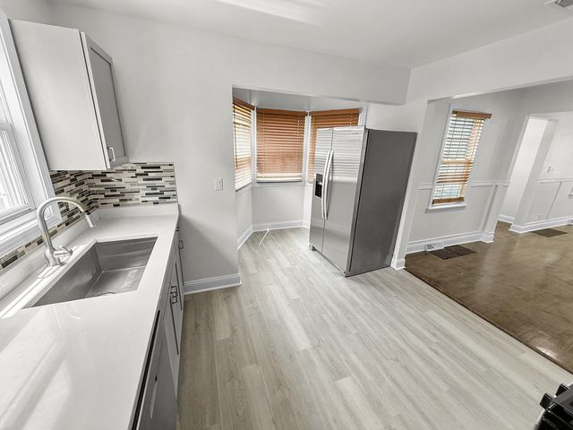 16339 State Street, South Holland, IL 60473