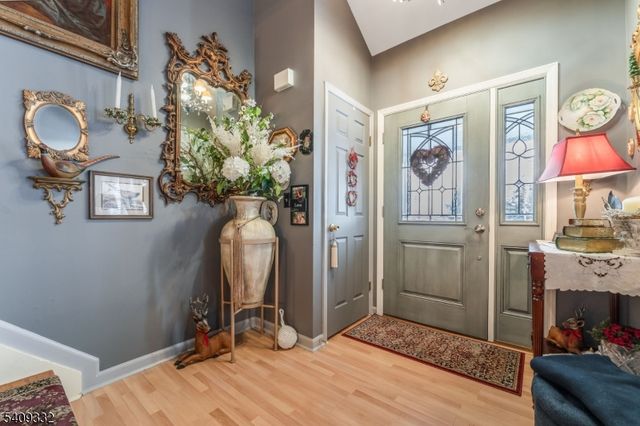 7 Rachel Ct, Clinton Town, NJ 08809