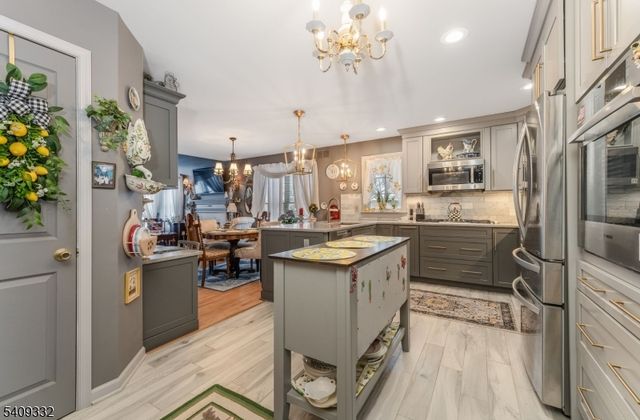 7 Rachel Ct, Clinton Town, NJ 08809