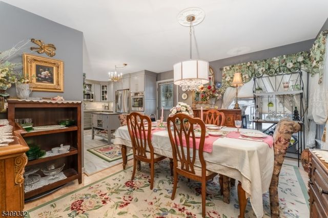 7 Rachel Ct, Clinton Town, NJ 08809