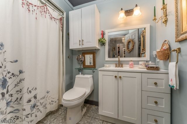 7 Rachel Ct, Clinton Town, NJ 08809