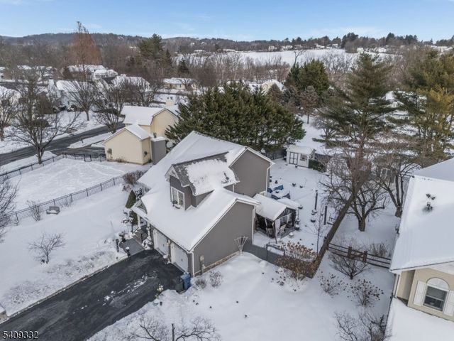 7 Rachel Ct, Clinton Town, NJ 08809