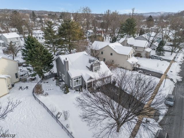 7 Rachel Ct, Clinton Town, NJ 08809