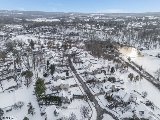 7 Rachel Ct, Clinton Town, NJ 08809