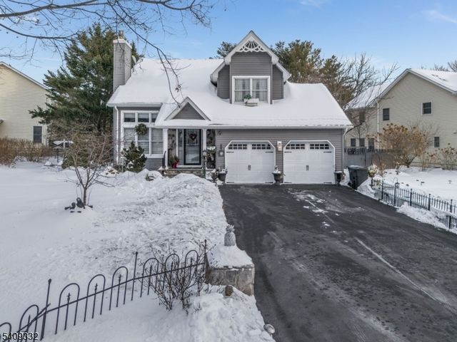 7 Rachel Ct, Clinton Town, NJ 08809