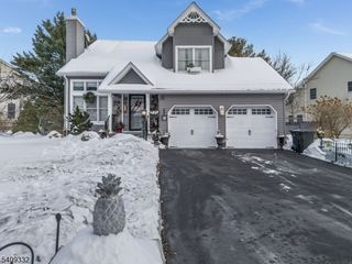 7 Rachel Ct, Clinton Town, NJ 08809