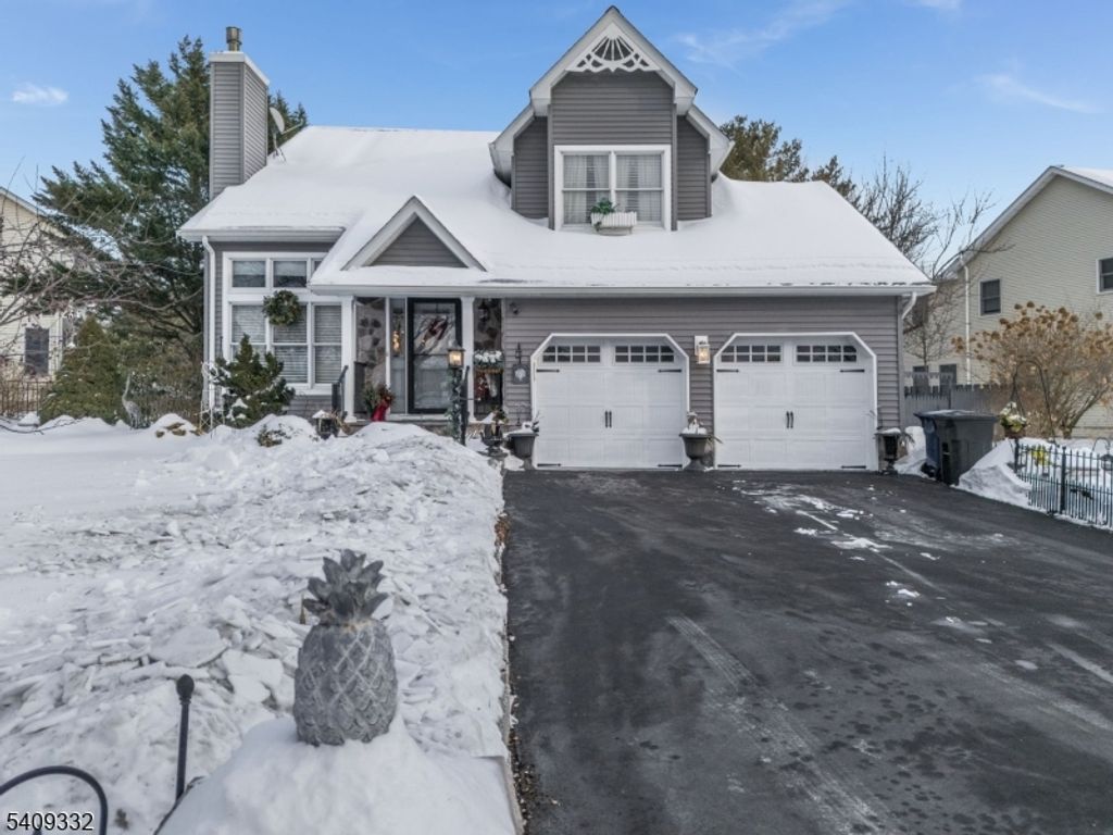 7 Rachel Ct, Clinton Town, NJ 08809