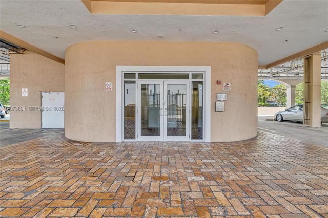 5271 SW 8th 203, Miami, FL 33134