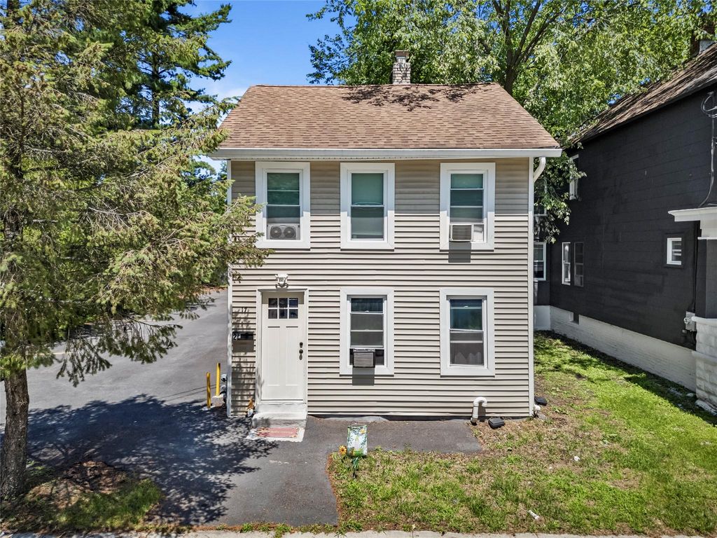 17 Sterling Street, Middletown, NY 10940