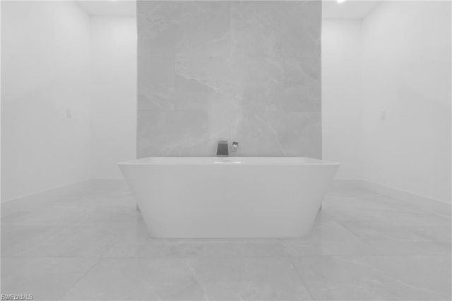 2001 NW 25th AVE, Cape Coral, FL 33993