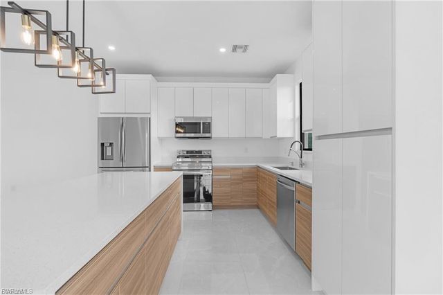 2001 NW 25th AVE, Cape Coral, FL 33993