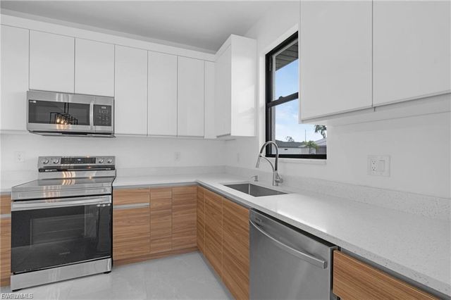 2001 NW 25th AVE, Cape Coral, FL 33993