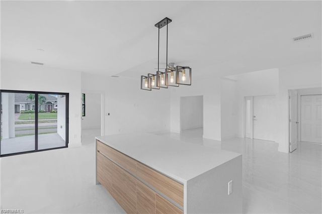 2001 NW 25th AVE, Cape Coral, FL 33993