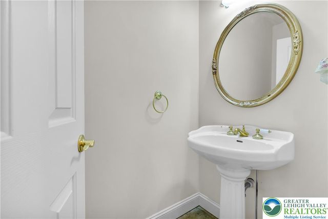 4521 Loraine Lane, Hanover Twp, PA 18017
