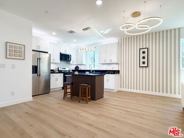4627 Rosewood Avenue, Los Angeles, CA 90004