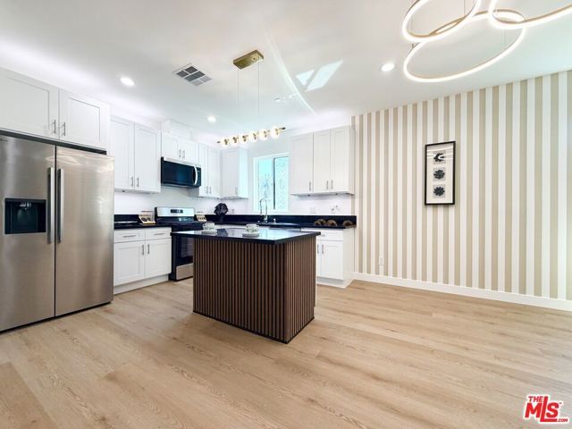 4627 Rosewood Avenue, Los Angeles, CA 90004