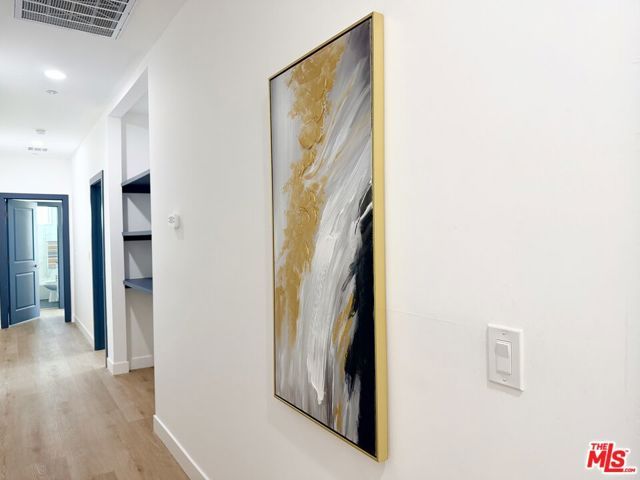 4627 Rosewood Avenue, Los Angeles, CA 90004