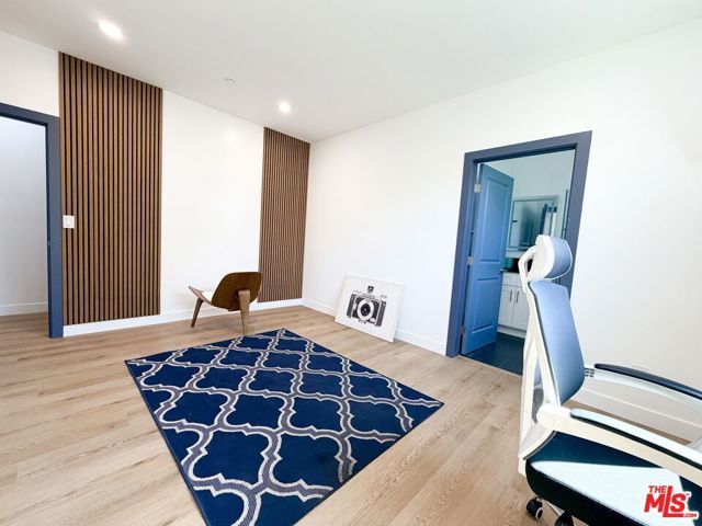 4627 Rosewood Avenue, Los Angeles, CA 90004