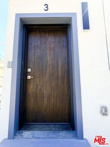 4627 Rosewood Avenue, Los Angeles, CA 90004
