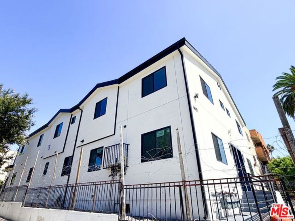 4627 Rosewood Avenue, Los Angeles, CA 90004