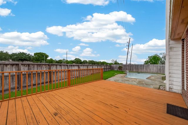 4227 N Webber Drive, Pearland, TX 77584