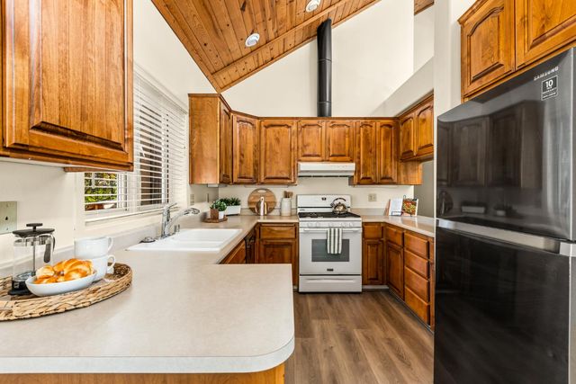 14087 Sun Forest Dr, Penn Valley, CA 95946