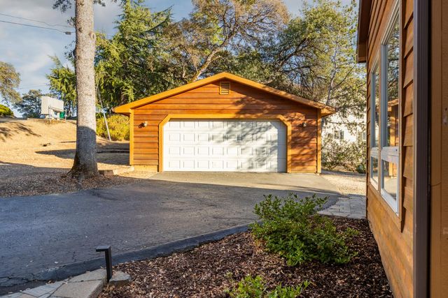 14087 Sun Forest Dr, Penn Valley, CA 95946