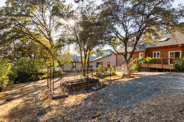 14087 Sun Forest Dr, Penn Valley, CA 95946
