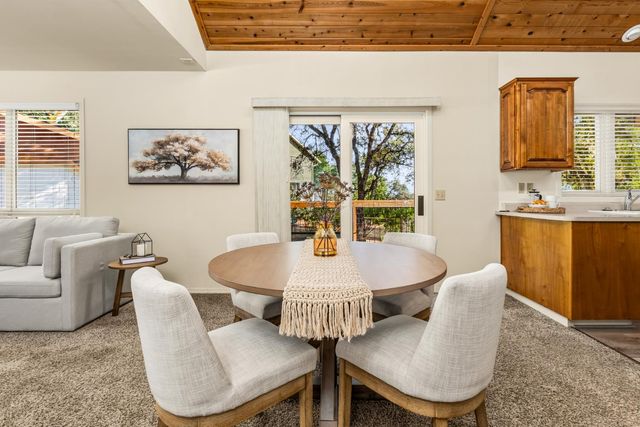 14087 Sun Forest Dr, Penn Valley, CA 95946