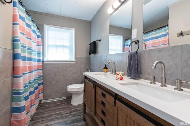 2812 Eastern Avenue, Bedford, IN 47421