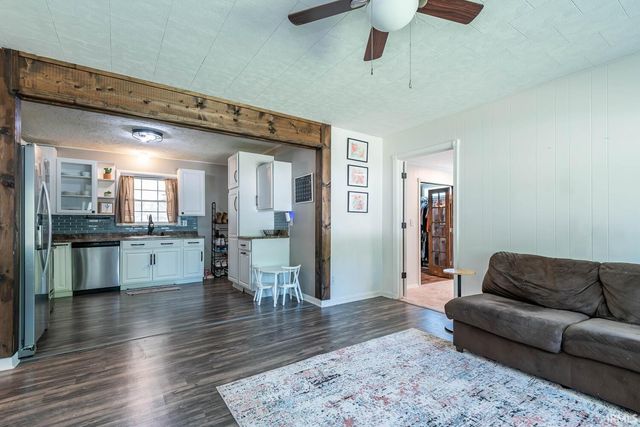 2812 Eastern Avenue, Bedford, IN 47421