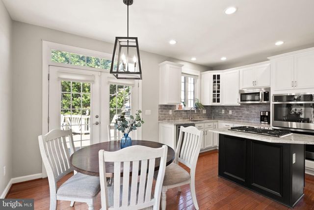 22879 COURTLAND PARK DR, Brambleton, VA 20148