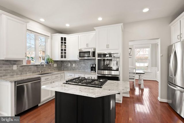 22879 COURTLAND PARK DR, Brambleton, VA 20148