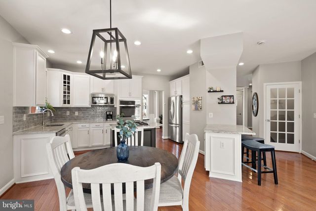 22879 COURTLAND PARK DR, Brambleton, VA 20148