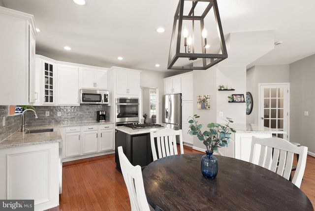 22879 COURTLAND PARK DR, Brambleton, VA 20148