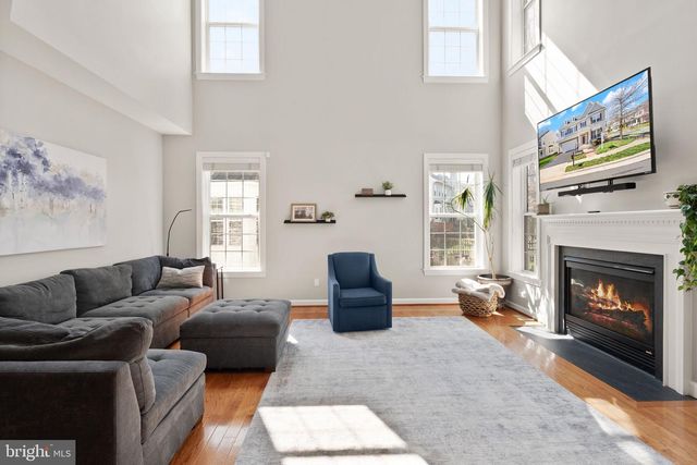 22879 COURTLAND PARK DR, Brambleton, VA 20148