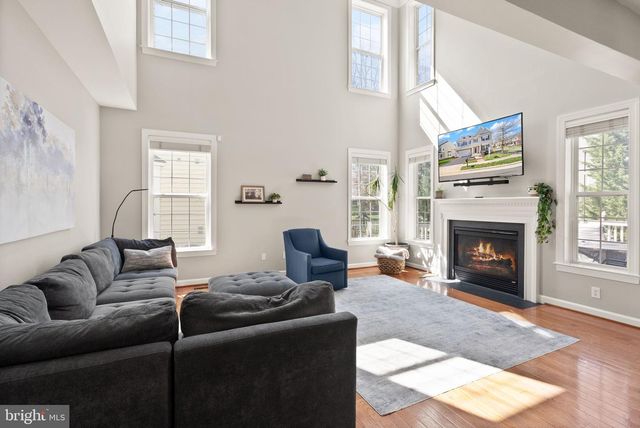 22879 COURTLAND PARK DR, Brambleton, VA 20148