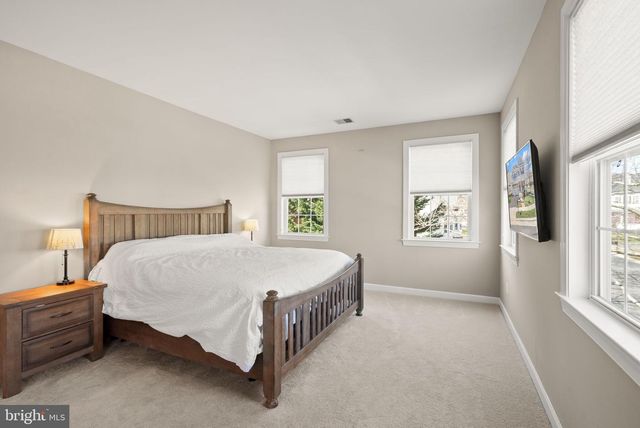 22879 COURTLAND PARK DR, Brambleton, VA 20148