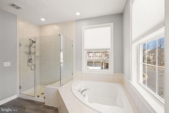 22879 COURTLAND PARK DR, Brambleton, VA 20148