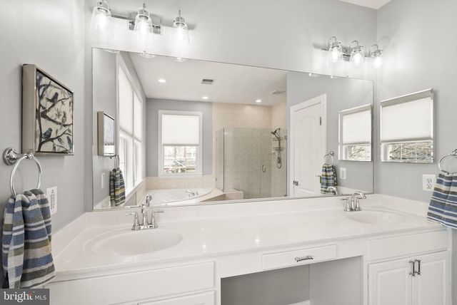 22879 COURTLAND PARK DR, Brambleton, VA 20148