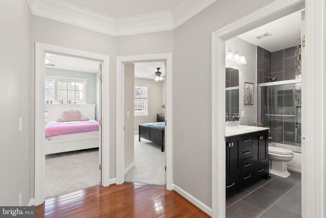 22879 COURTLAND PARK DR, Brambleton, VA 20148