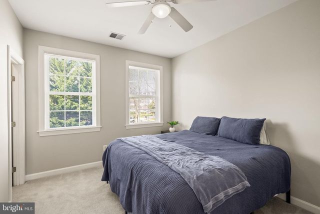 22879 COURTLAND PARK DR, Brambleton, VA 20148