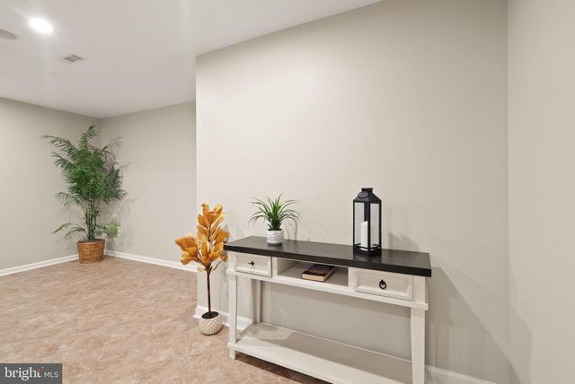 22879 COURTLAND PARK DR, Brambleton, VA 20148