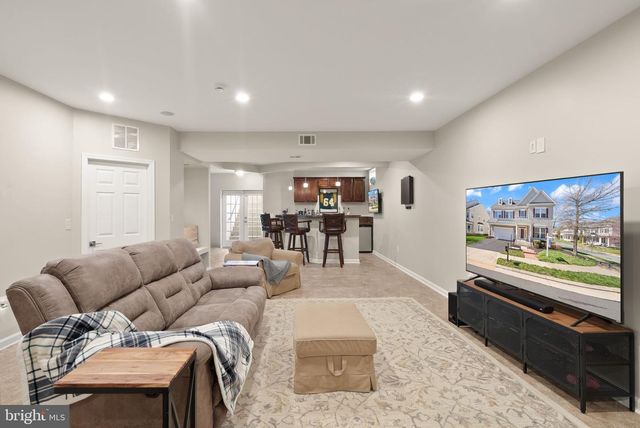 22879 COURTLAND PARK DR, Brambleton, VA 20148