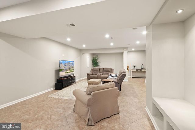 22879 COURTLAND PARK DR, Brambleton, VA 20148