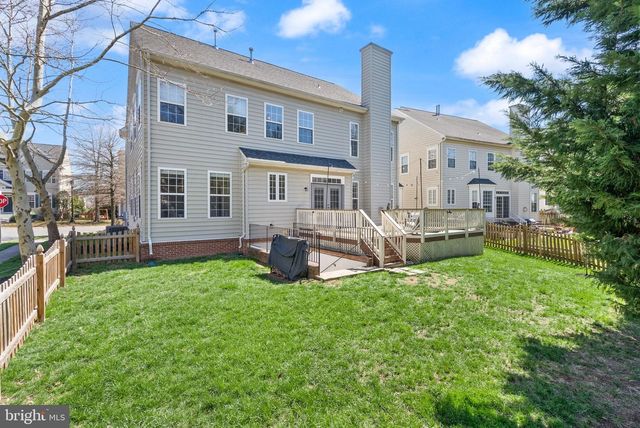 22879 COURTLAND PARK DR, Brambleton, VA 20148